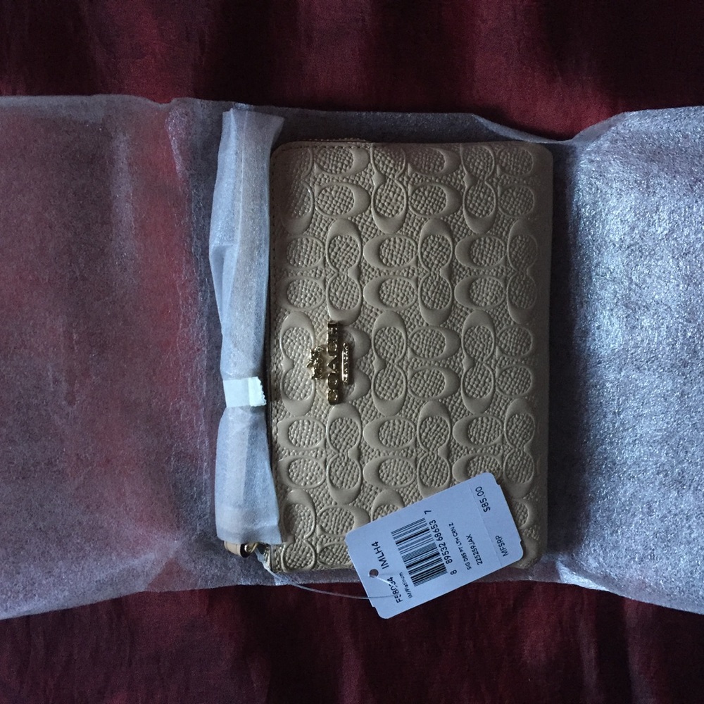 COACH Wristlet - cream